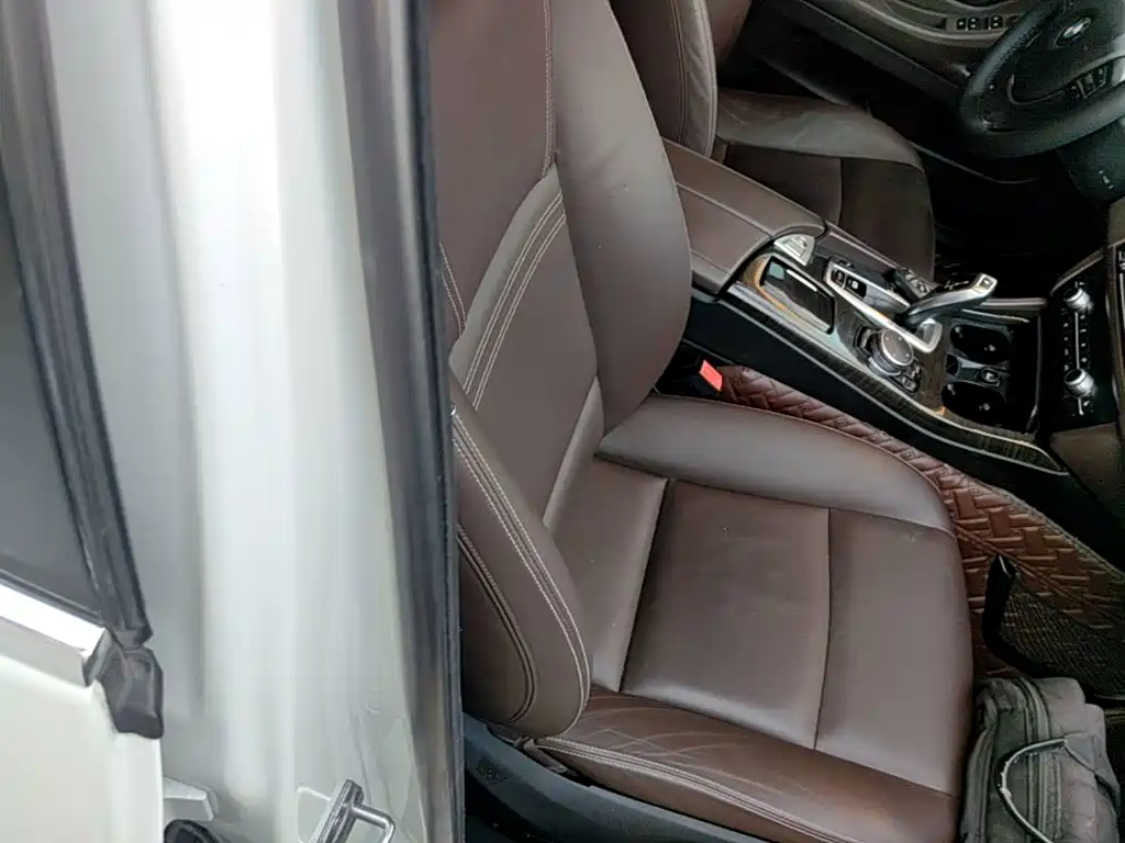 BMW 5 Series — миниатюра 25