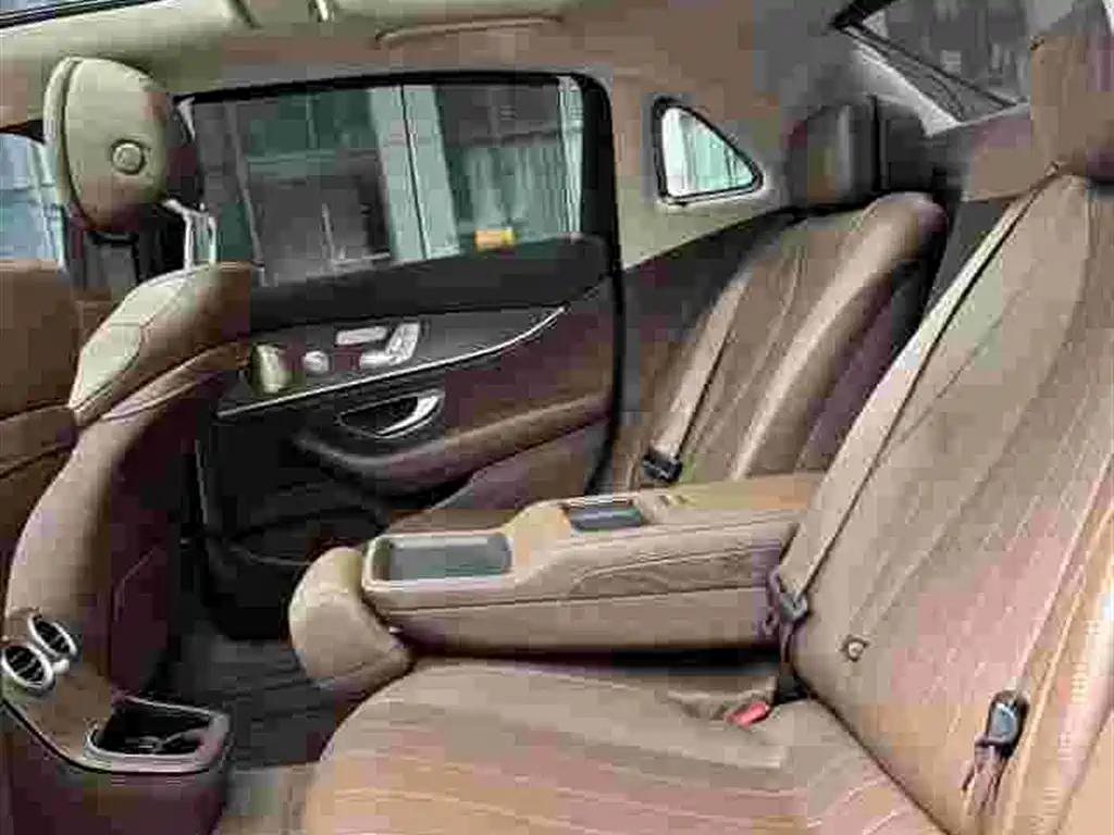 Mercedes-Benz E-Class — миниатюра 9