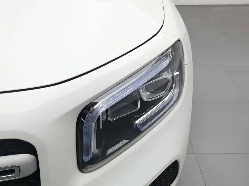 Mercedes-Benz GLB — миниатюра 7