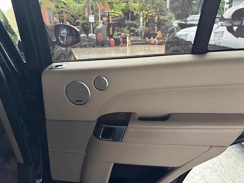 Land Rover Range Rover — миниатюра 15