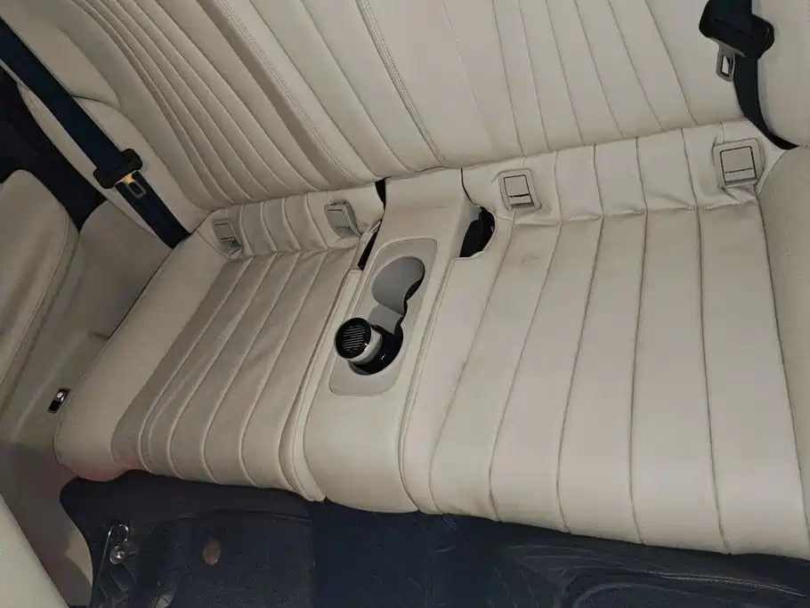 Mercedes-Benz E-Class (Import) — миниатюра 11