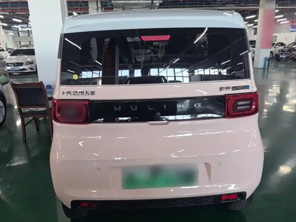 Wuling MINIEV — миниатюра 6