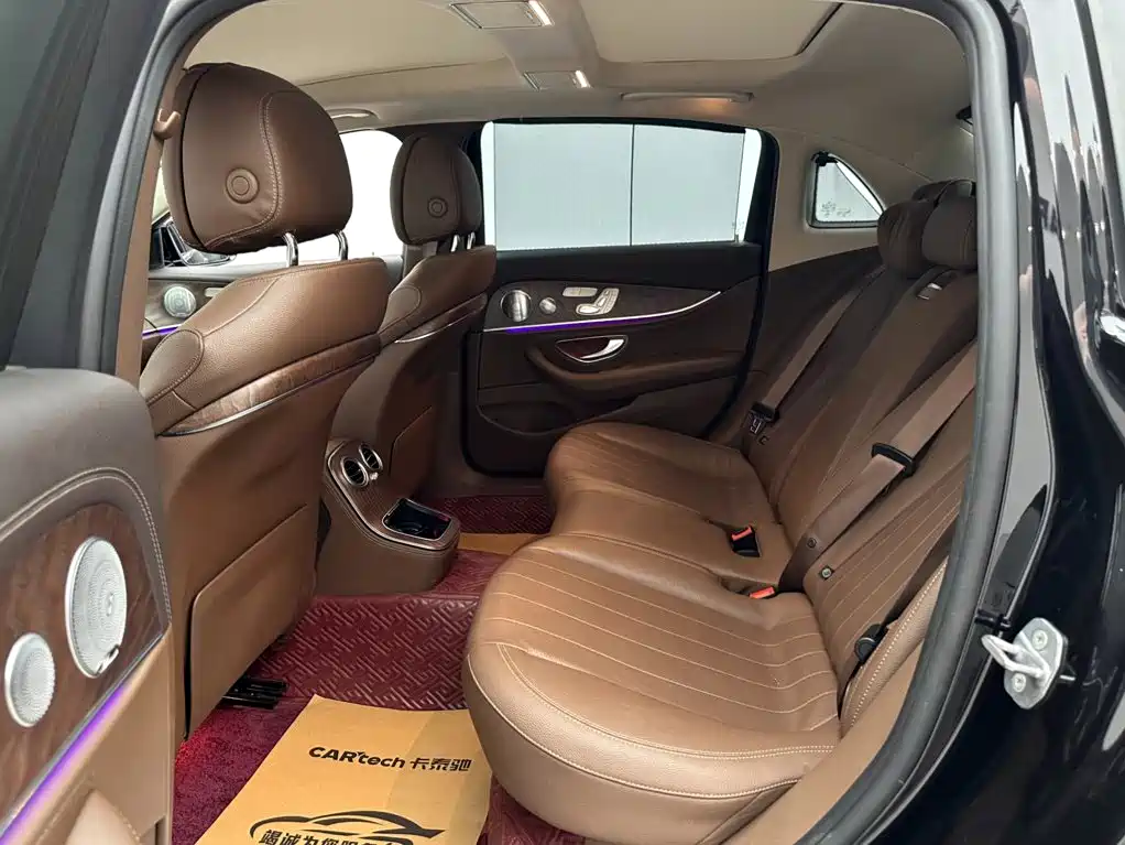 Mercedes-Benz E-Class — миниатюра 9