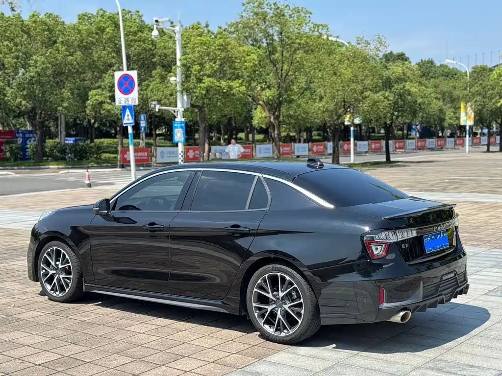Lynk & Co 03 — миниатюра 6