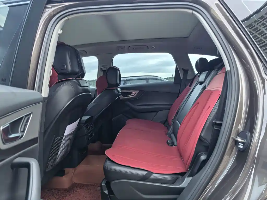 Audi Q7 — миниатюра 5