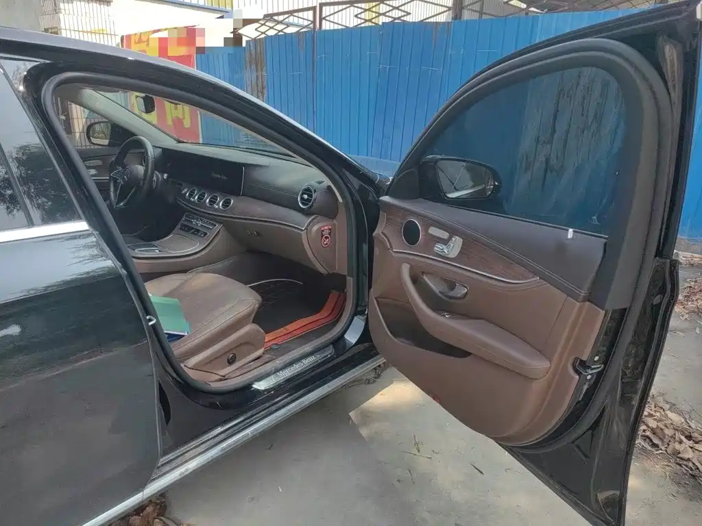 Mercedes-Benz E-Class — миниатюра 20