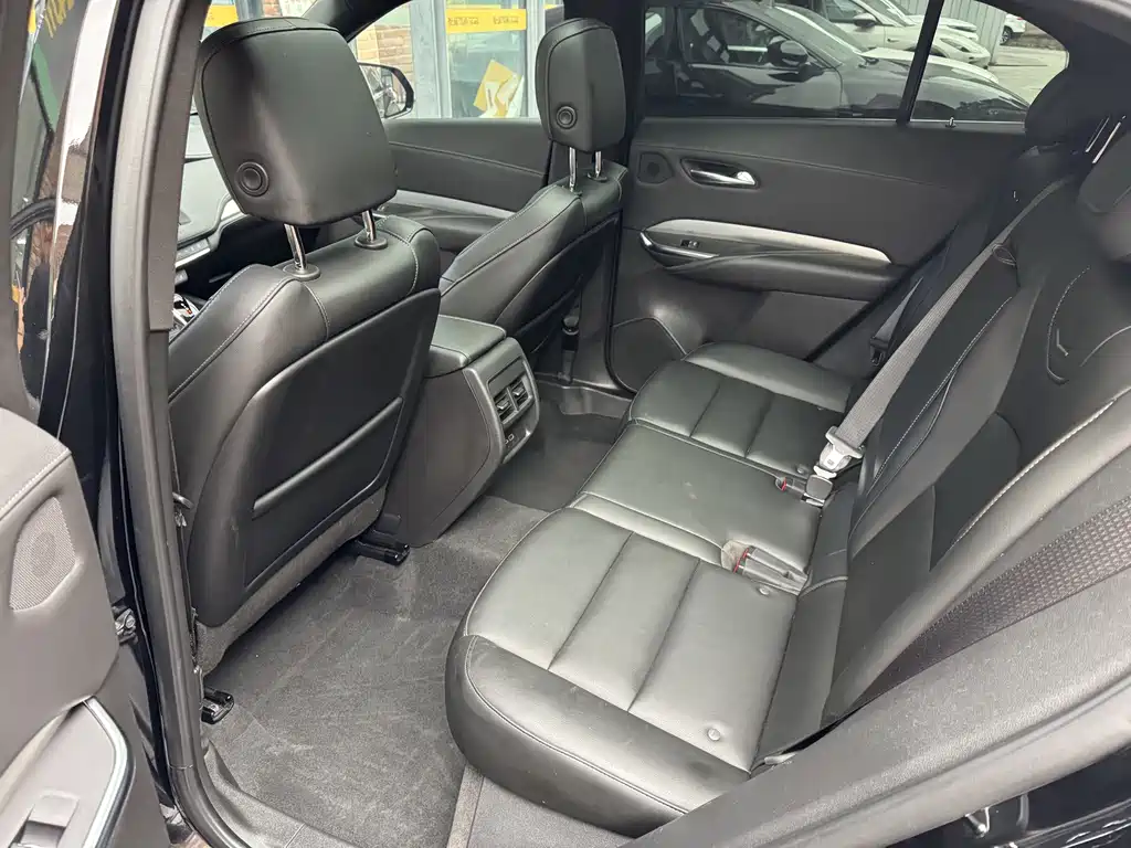 Cadillac XT4 — миниатюра 9