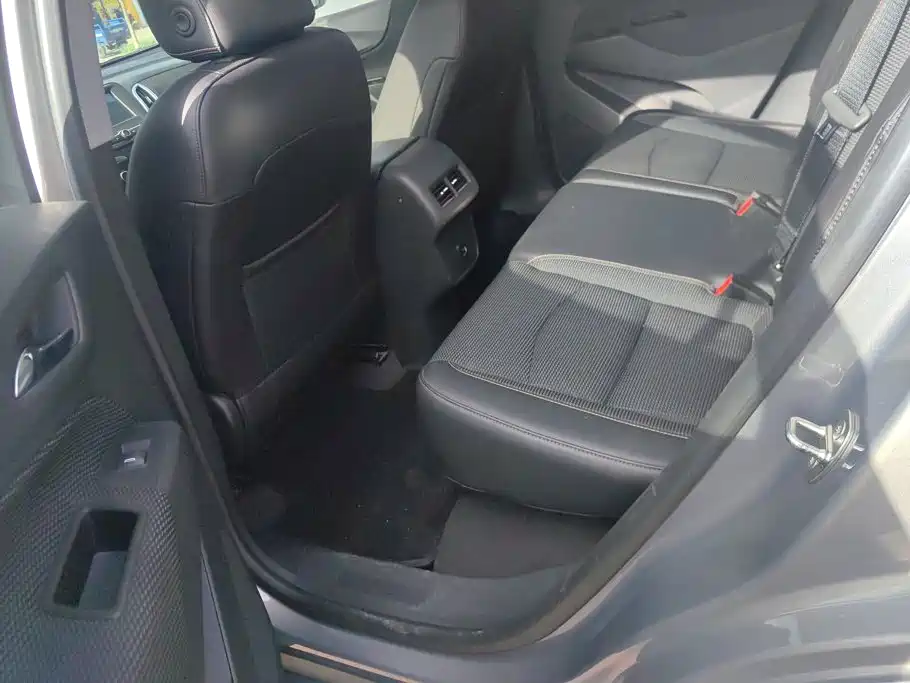 Chevrolet Equinox — миниатюра 11