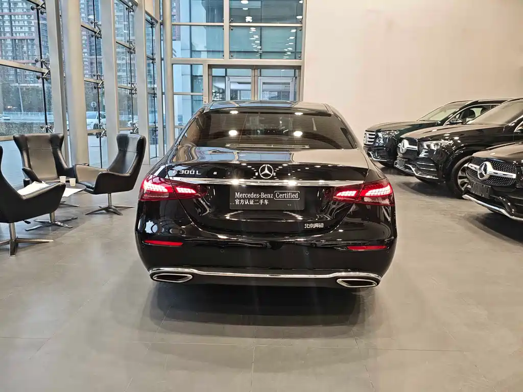 MERCEDES-BENZ E CLASS