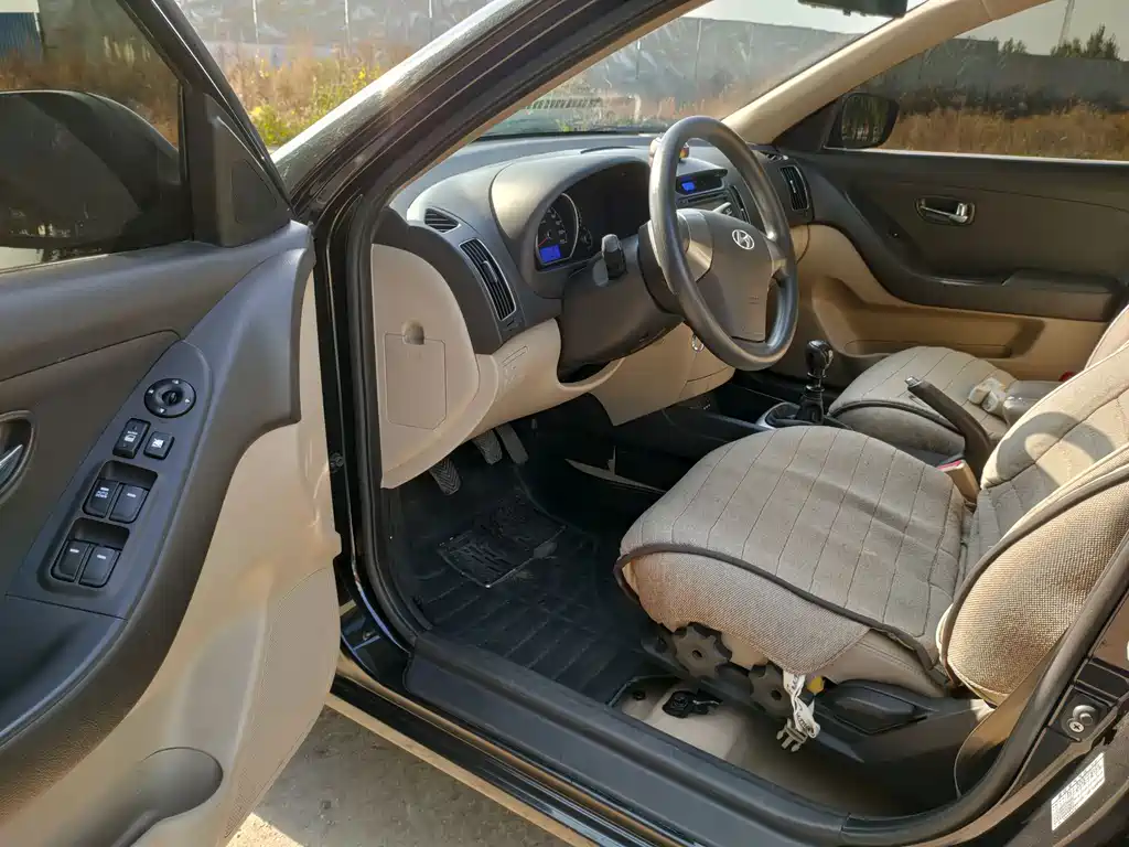 Hyundai Elantra — миниатюра 11