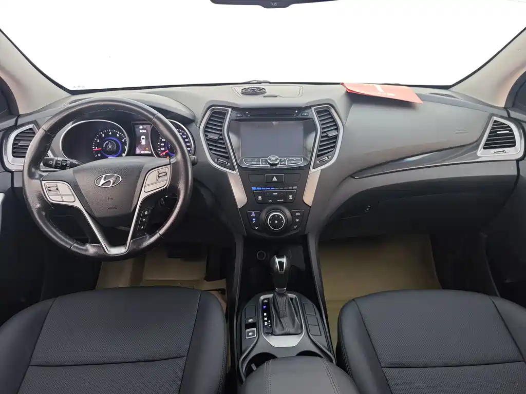 Hyundai Santa Fe — миниатюра 9