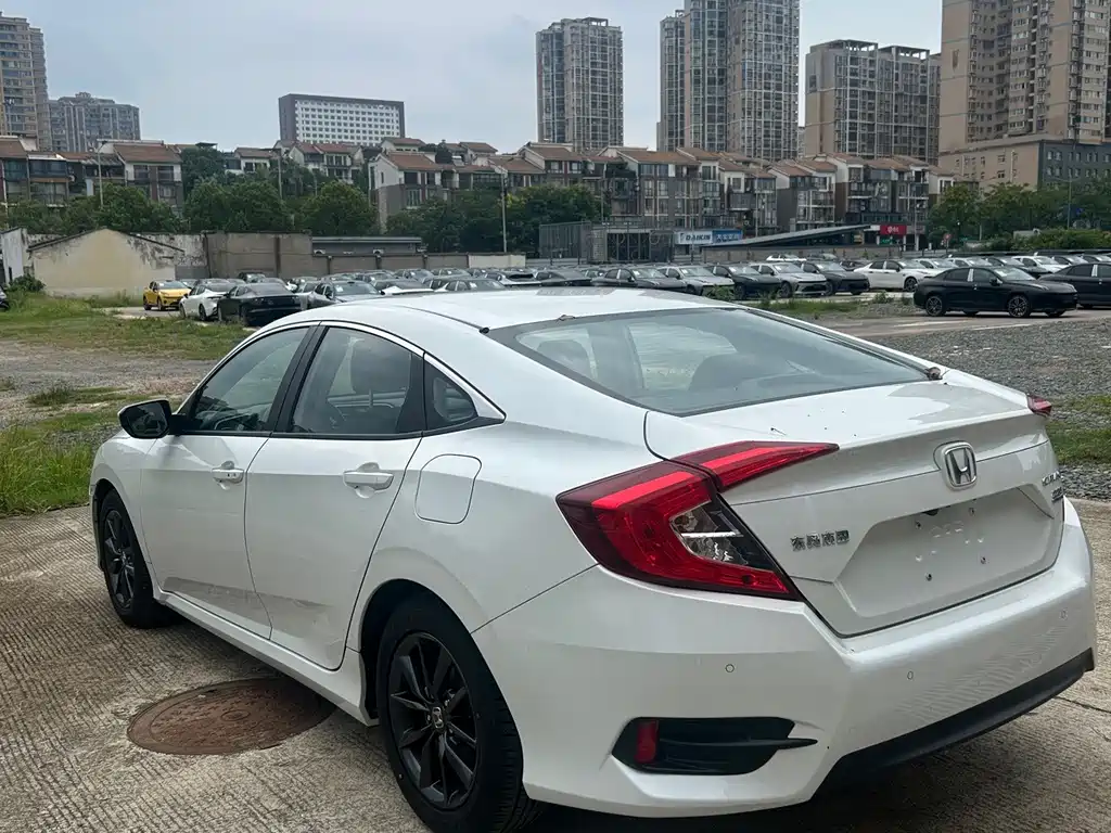 Honda Civic — миниатюра 7