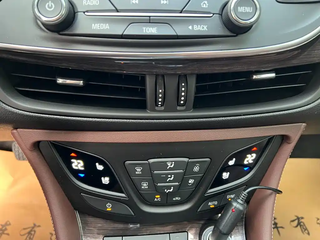 Buick Envision Plus — миниатюра 11