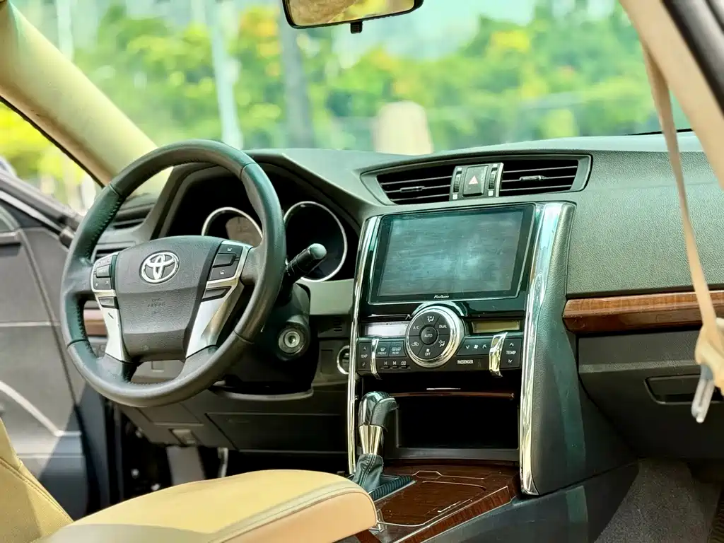 Toyota Reiz — миниатюра 17