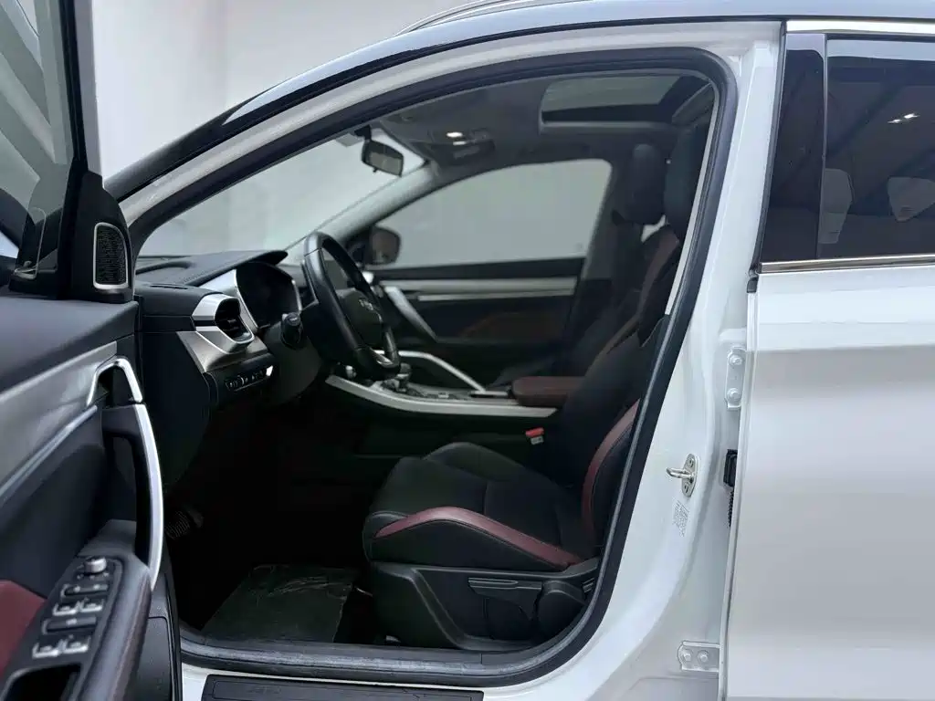 Geely Binyue — миниатюра 15