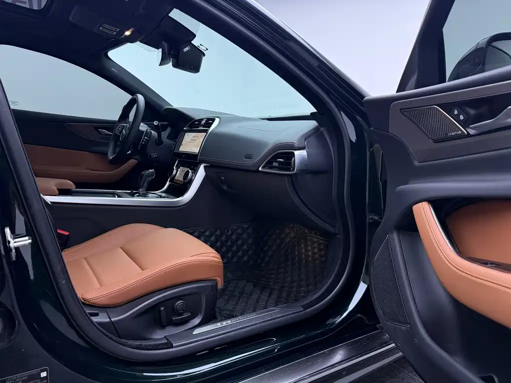 Jaguar XEL — миниатюра 7