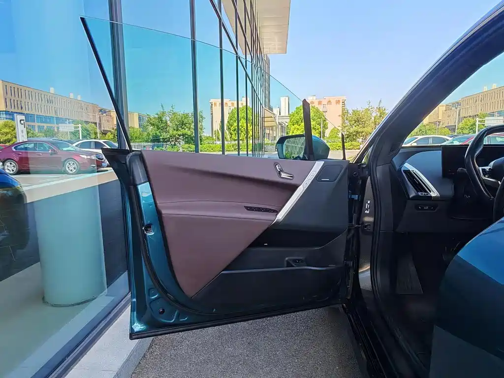 BMW iX — миниатюра 8