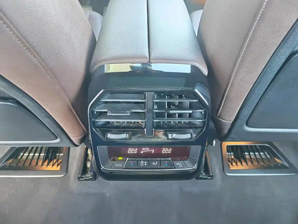 BMW iX — миниатюра 14