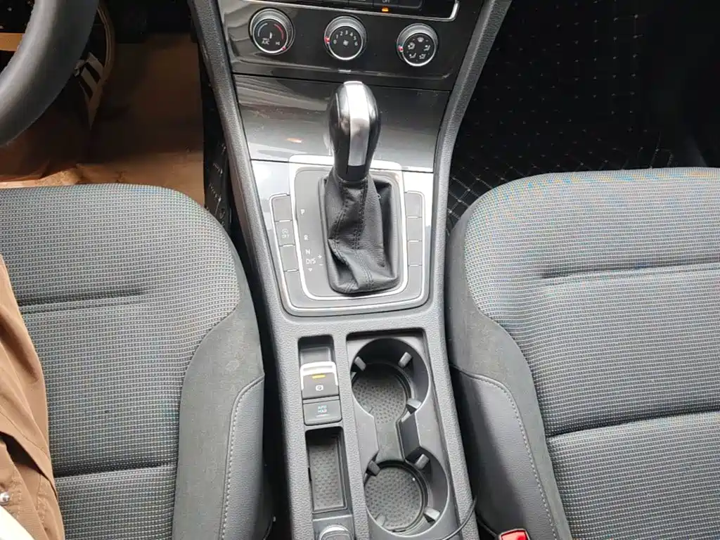 Volkswagen Golf — миниатюра 14
