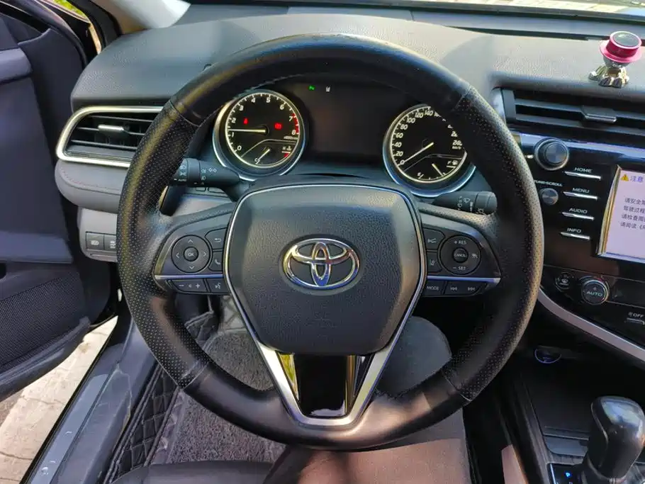 Toyota Camry — миниатюра 15