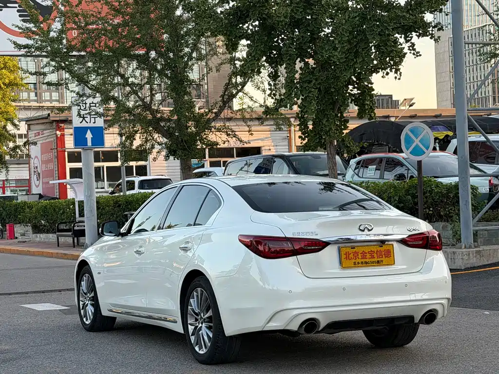 Infiniti Q50L — миниатюра 6