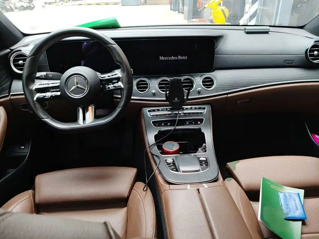 Mercedes-Benz E-Class — миниатюра 13