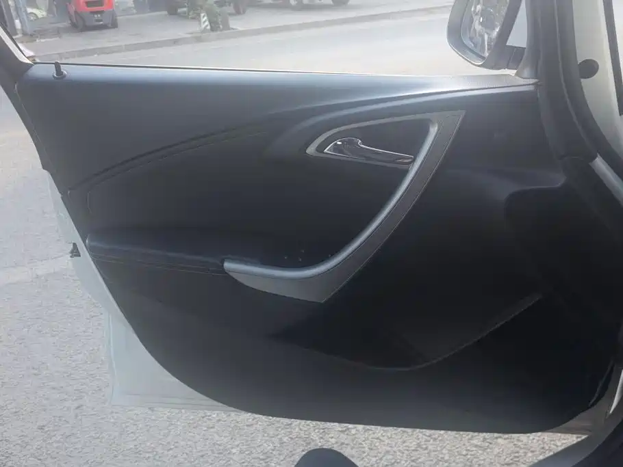 Buick Excelle — миниатюра 7