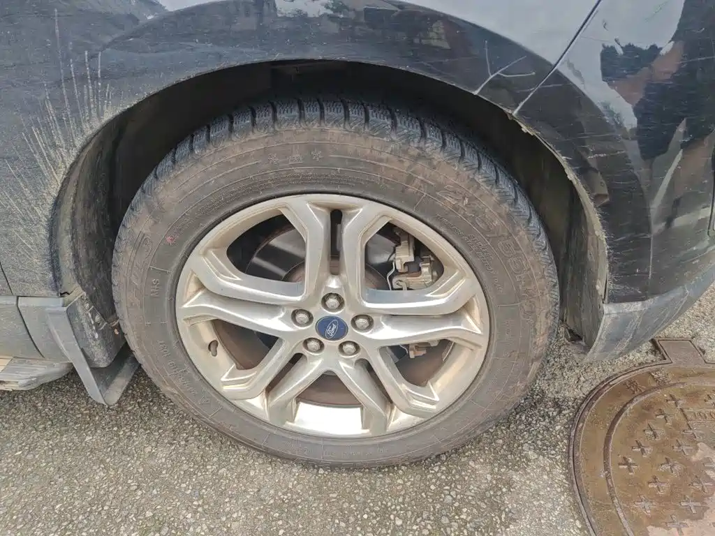 Ford Edge — миниатюра 8