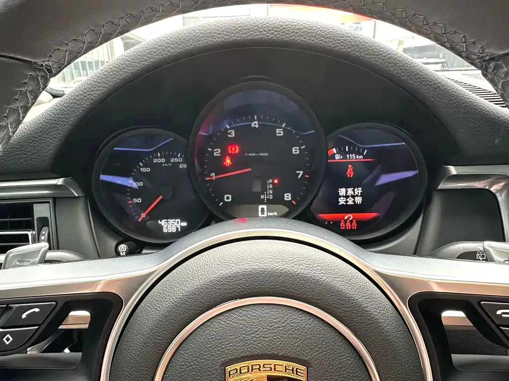 Porsche Macan — миниатюра 13