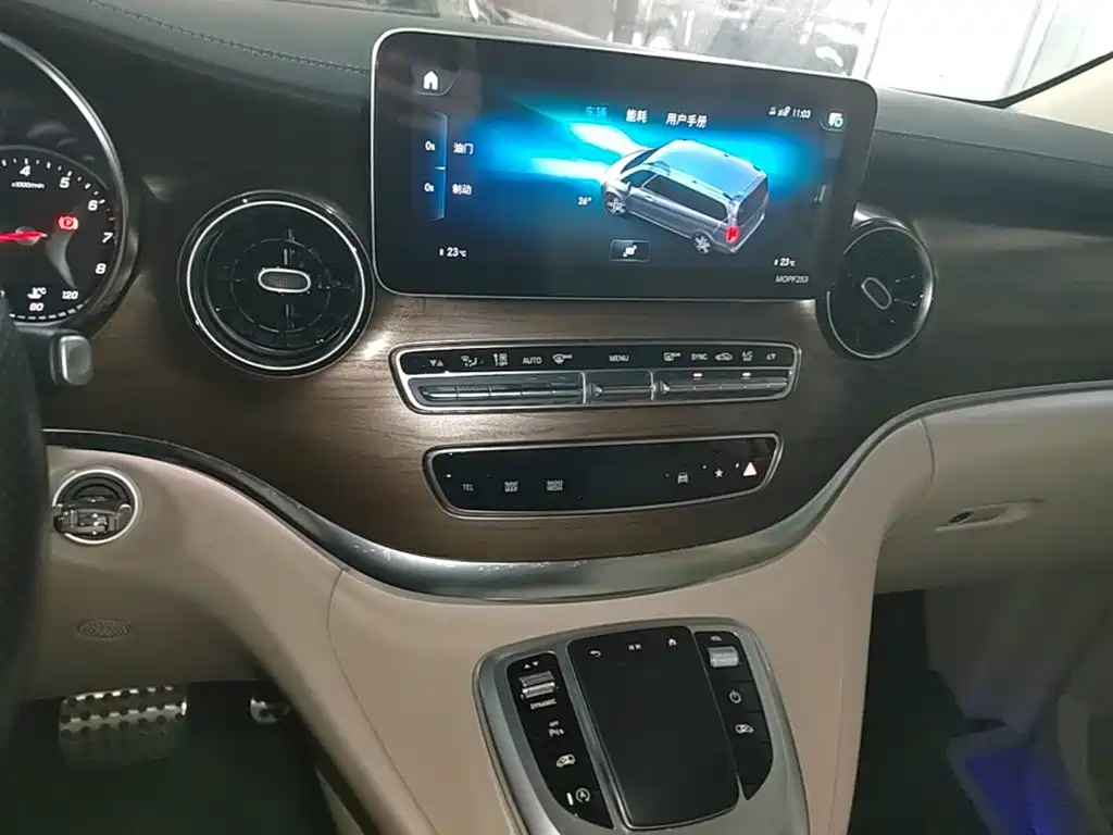 Mercedes-Benz V-Class — миниатюра 20