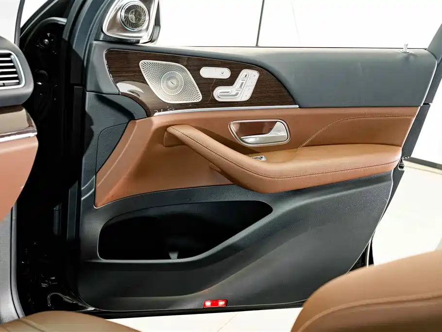 Mercedes-Benz GLE (Import) — миниатюра 17