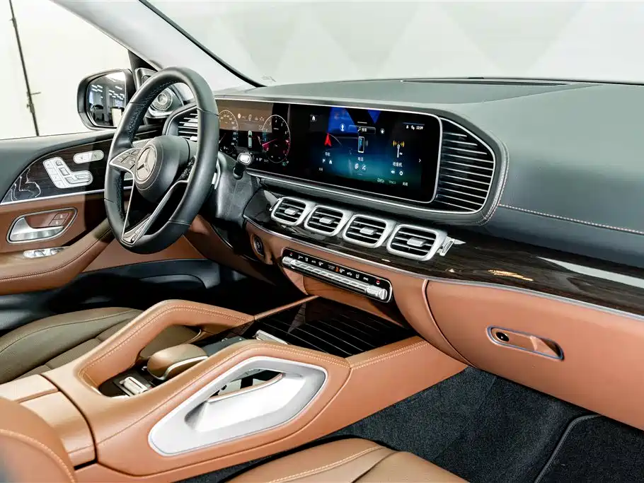 Mercedes-Benz GLE (Import) — миниатюра 19