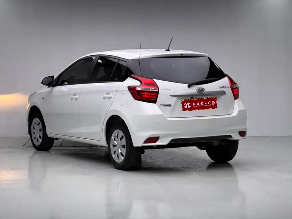 Toyota Yaris L — миниатюра 5