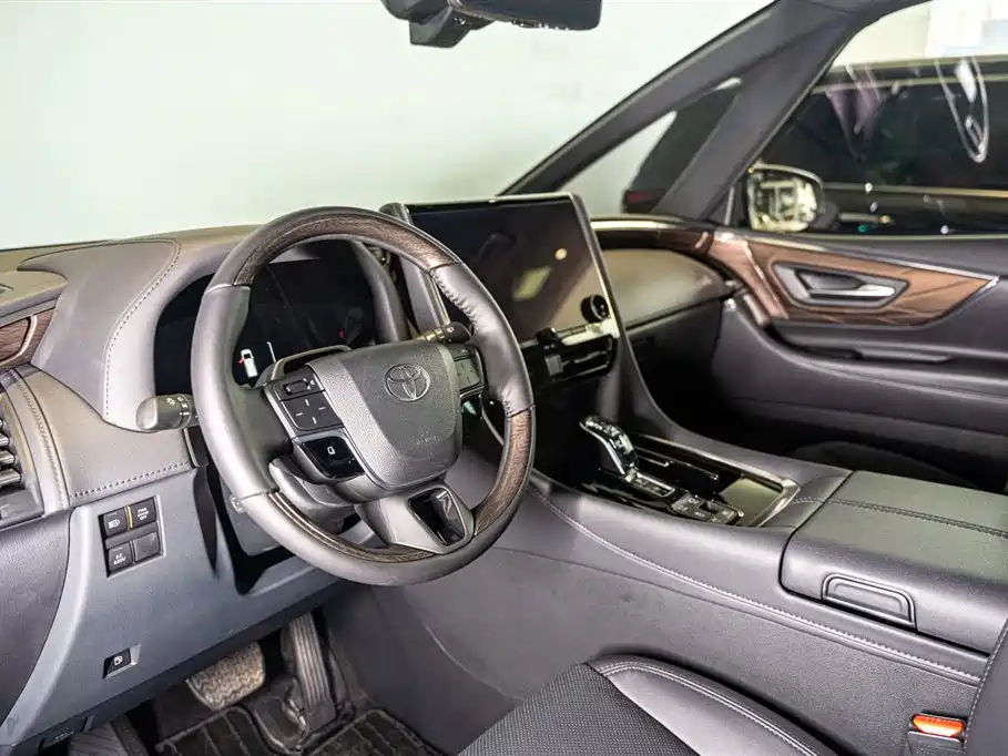 Toyota Alphard 2024 2.5L Premium