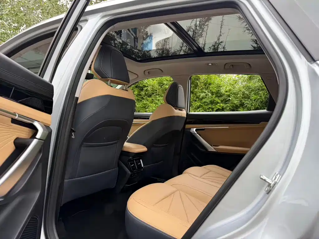 Geely Boyue L — миниатюра 14