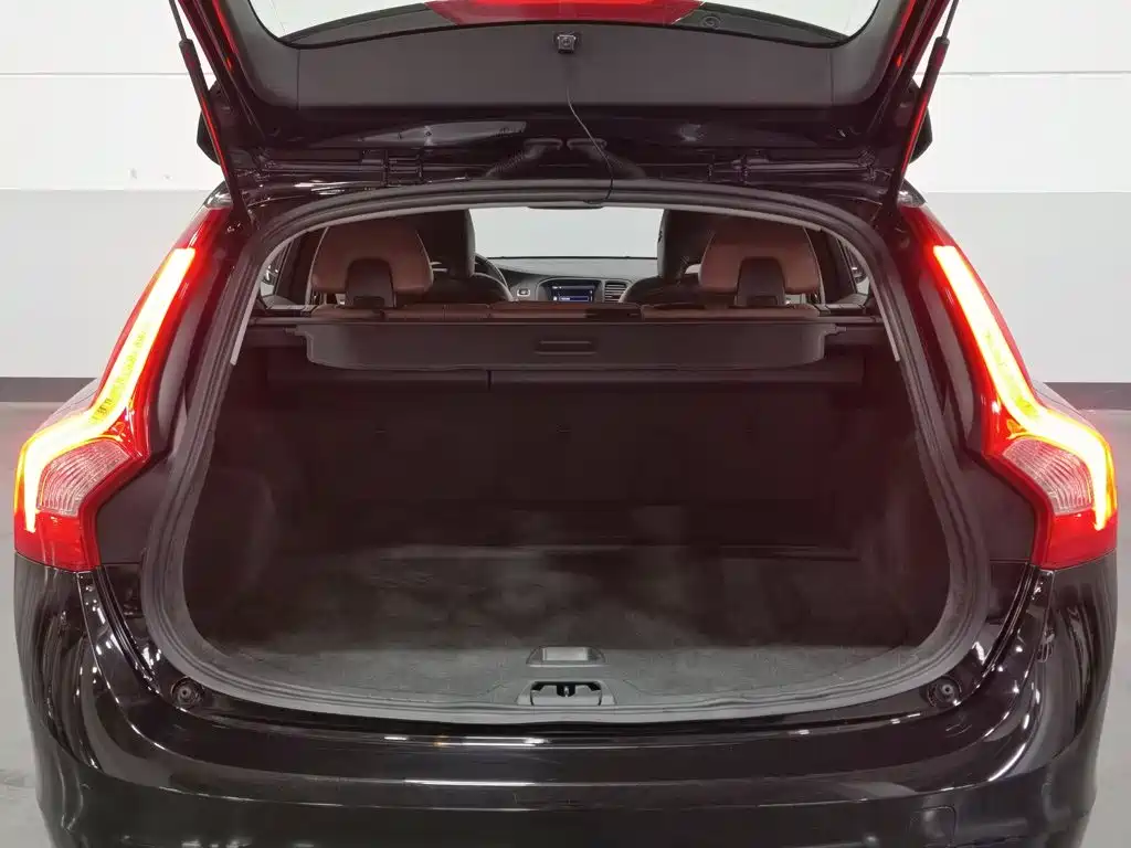 Volvo V60 — миниатюра 16