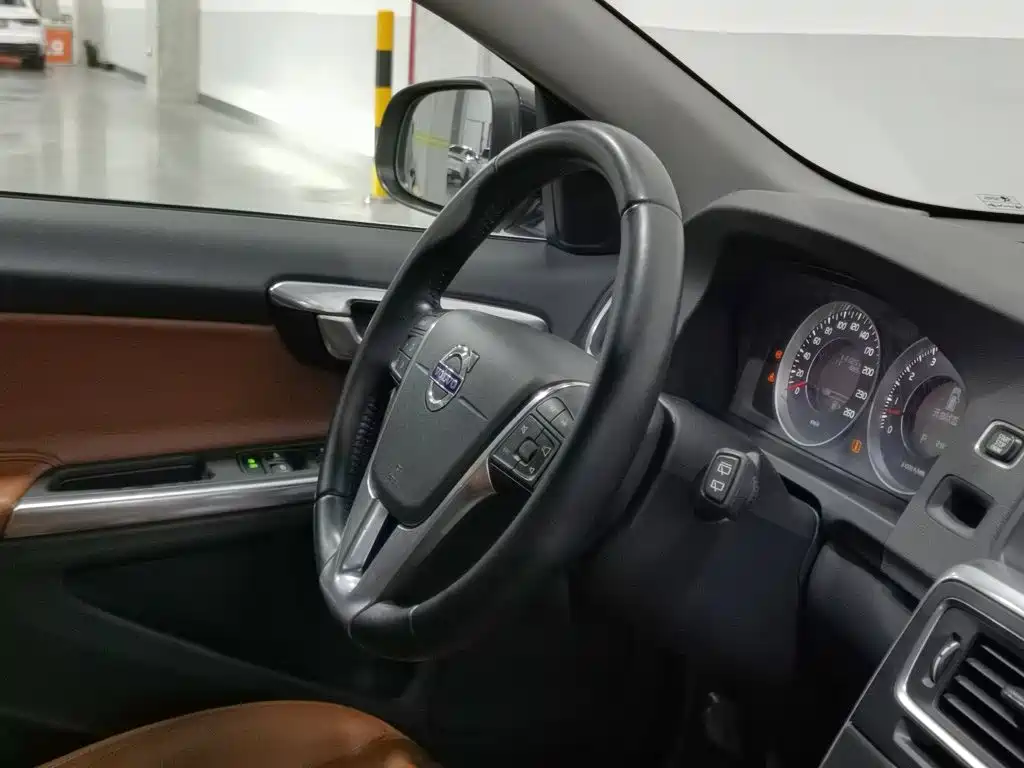 Volvo V60 — миниатюра 22