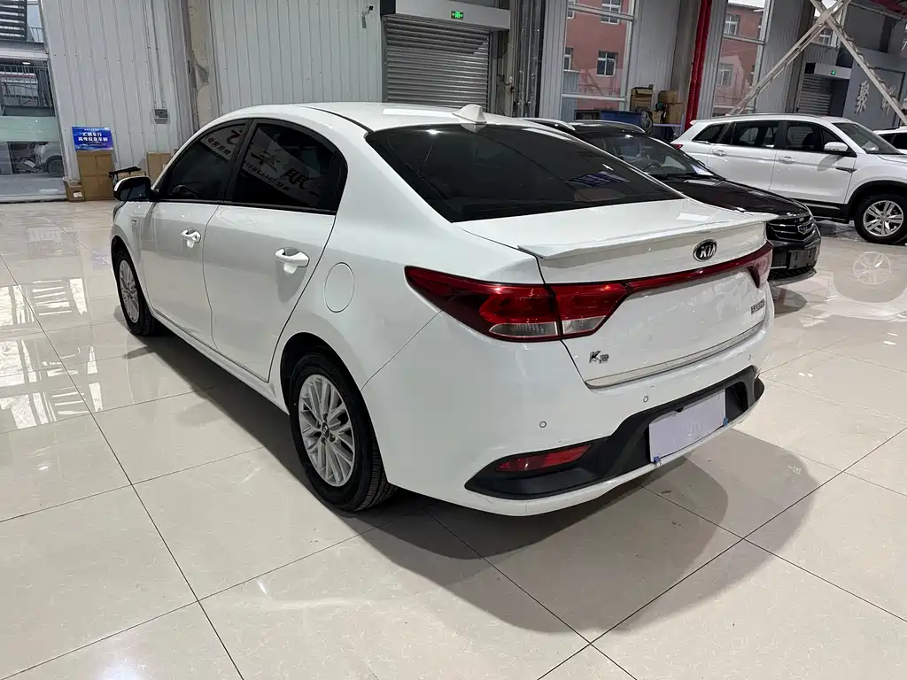 KIA K2