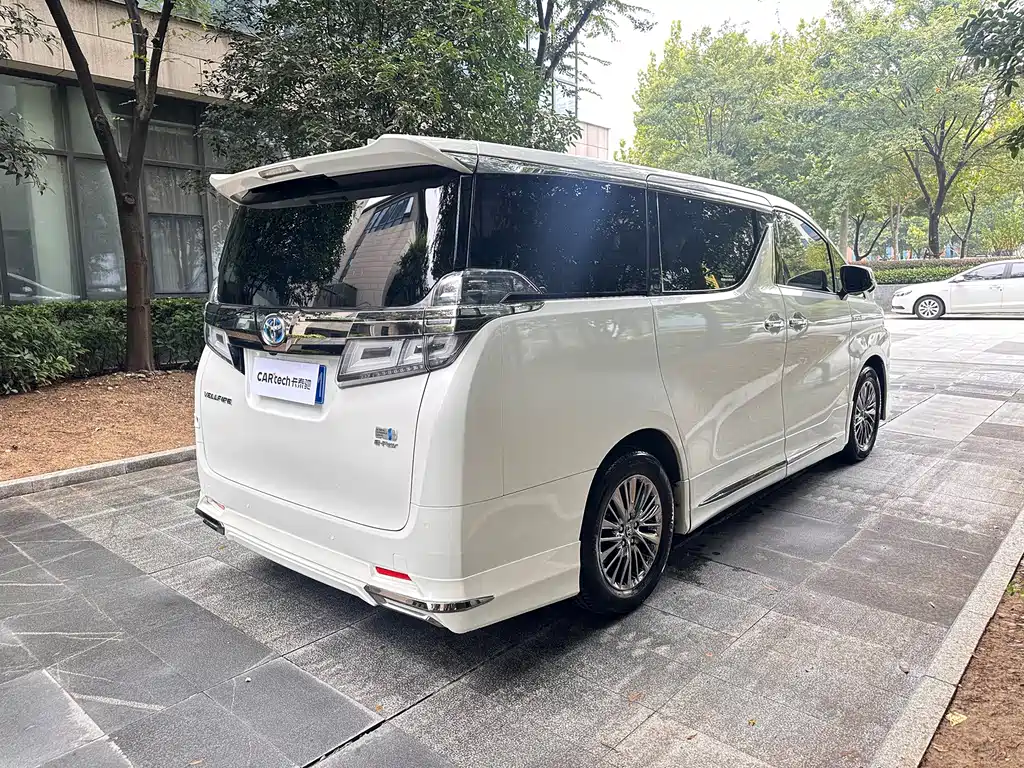 Toyota Vellfire — миниатюра 6