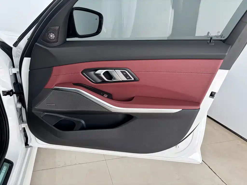 BMW 3 Series — миниатюра 25