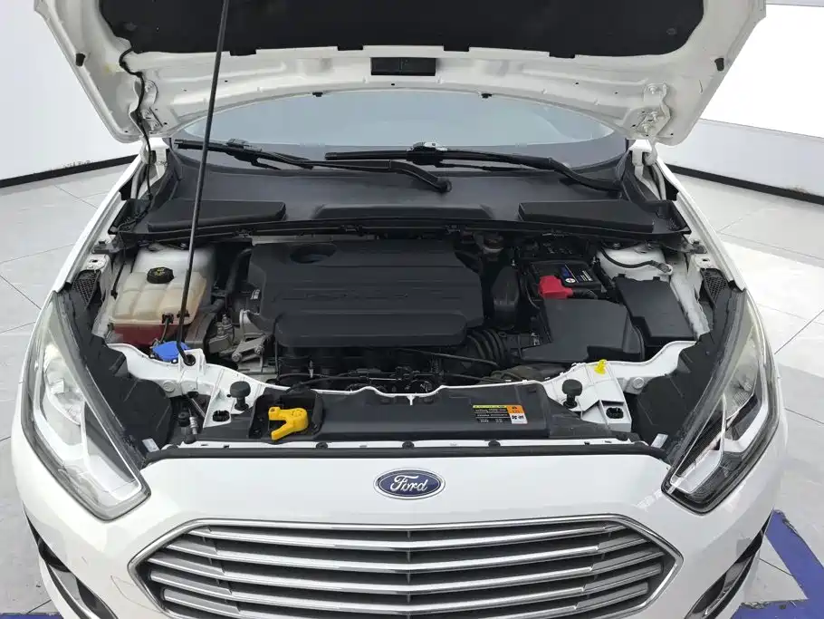 Ford Escort — миниатюра 10