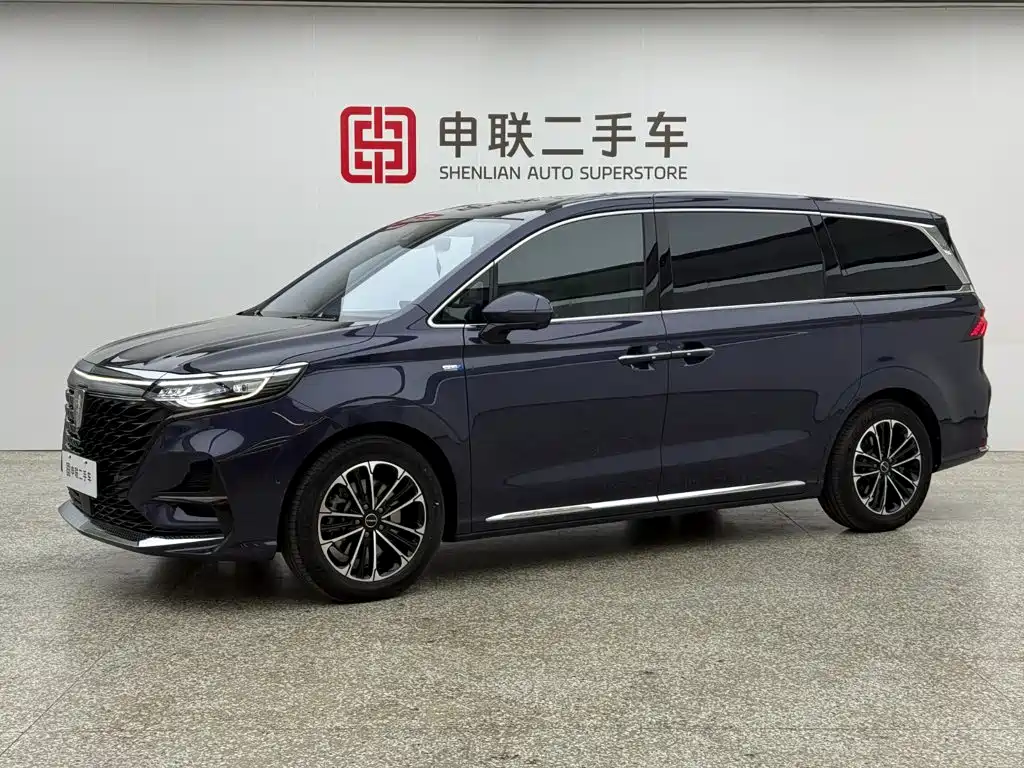Roewe iMAX8