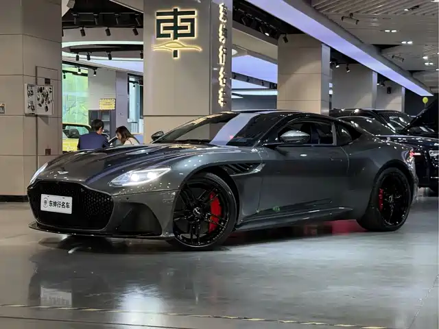 ASTON MARTIN  DBS 2019