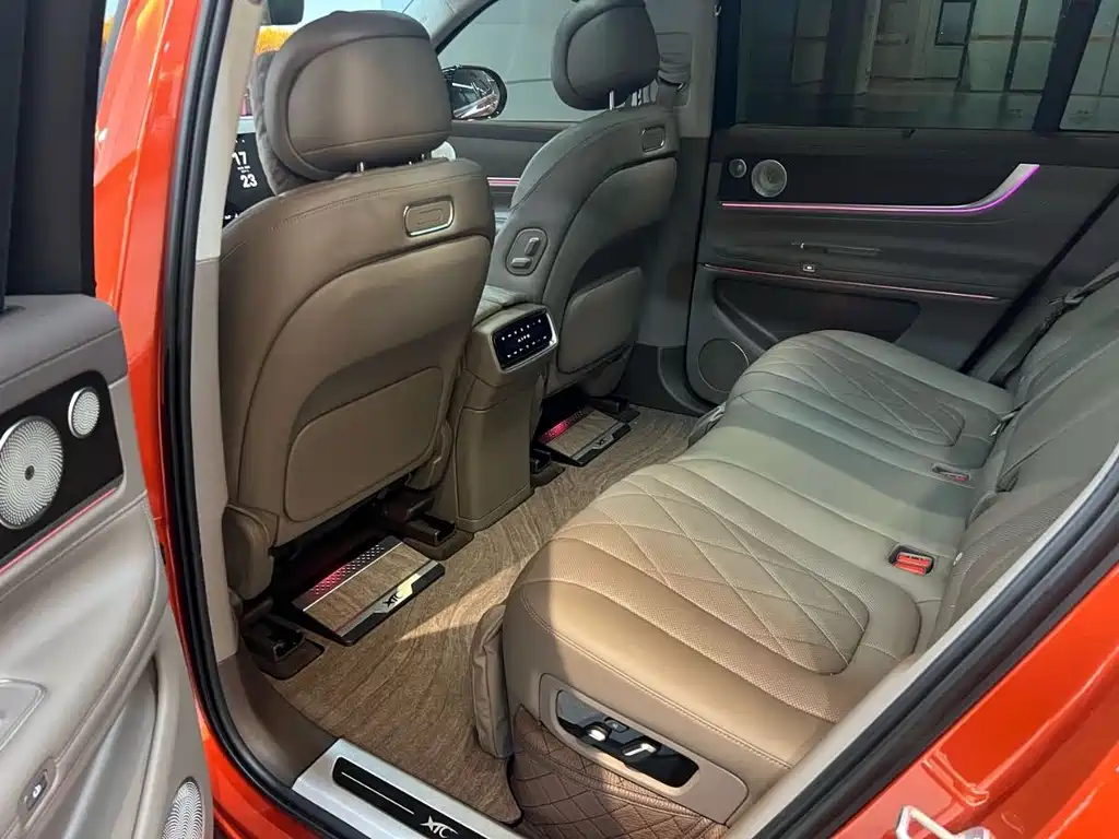 AITO ASK THE WORLD M9