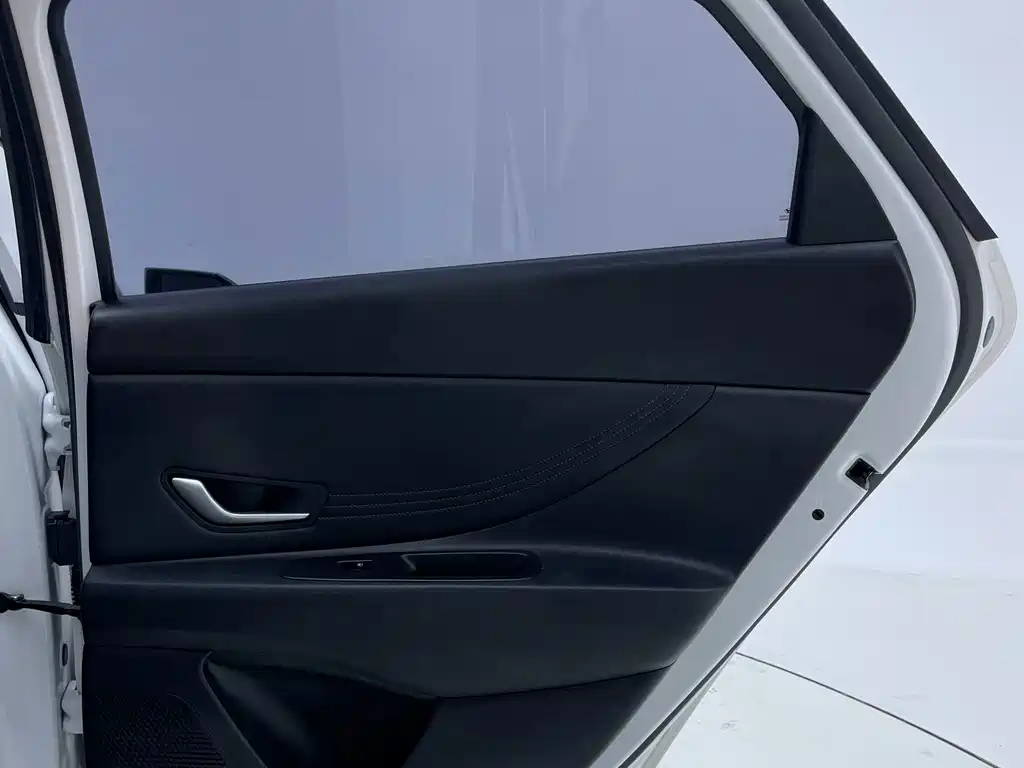 Hyundai Elantra — миниатюра 30