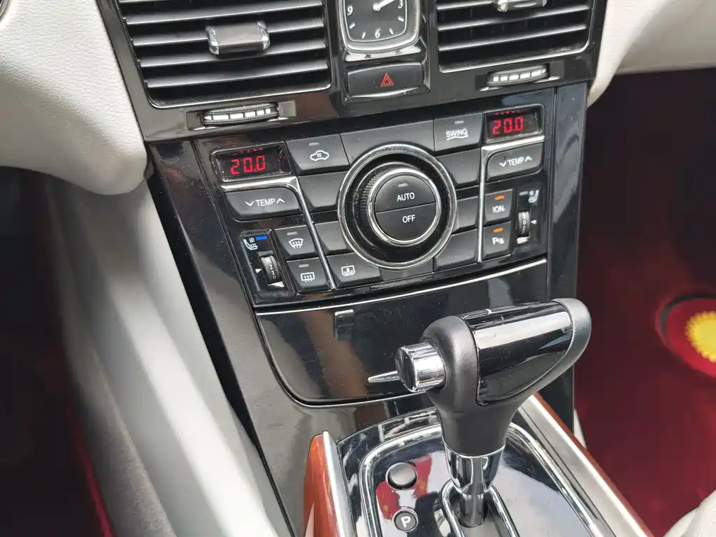 Hongqi Hongqi H7 — миниатюра 19