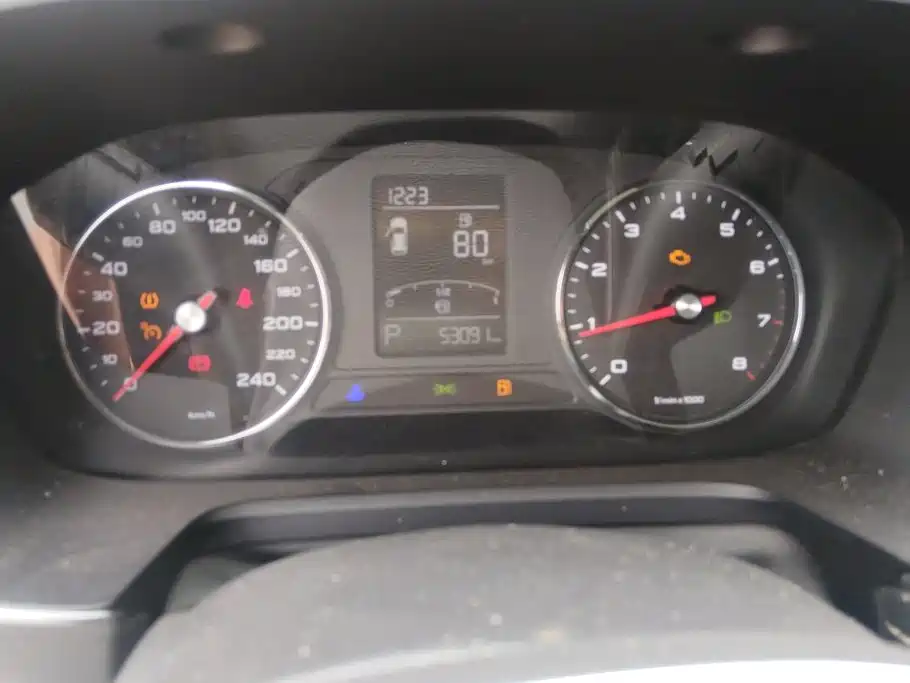Roewe RX5 — миниатюра 14