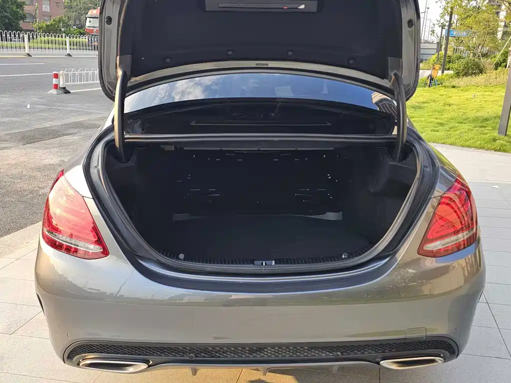 Mercedes-Benz C-Class — миниатюра 10