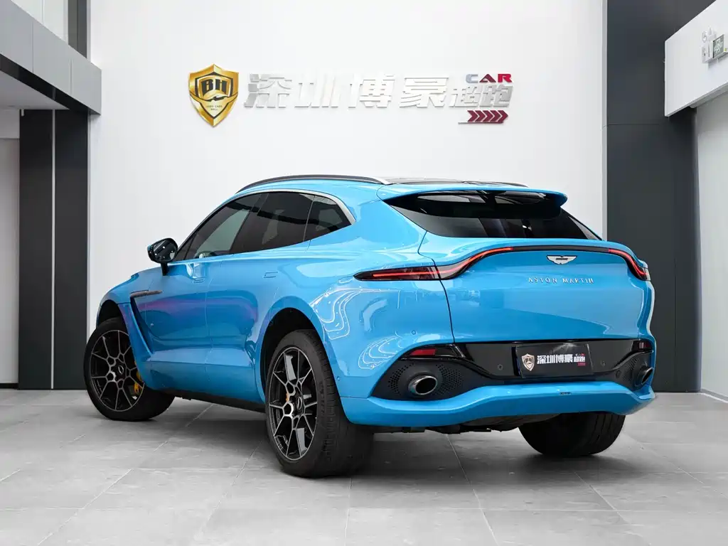 Aston Martin DBX 2021 4.0T V8