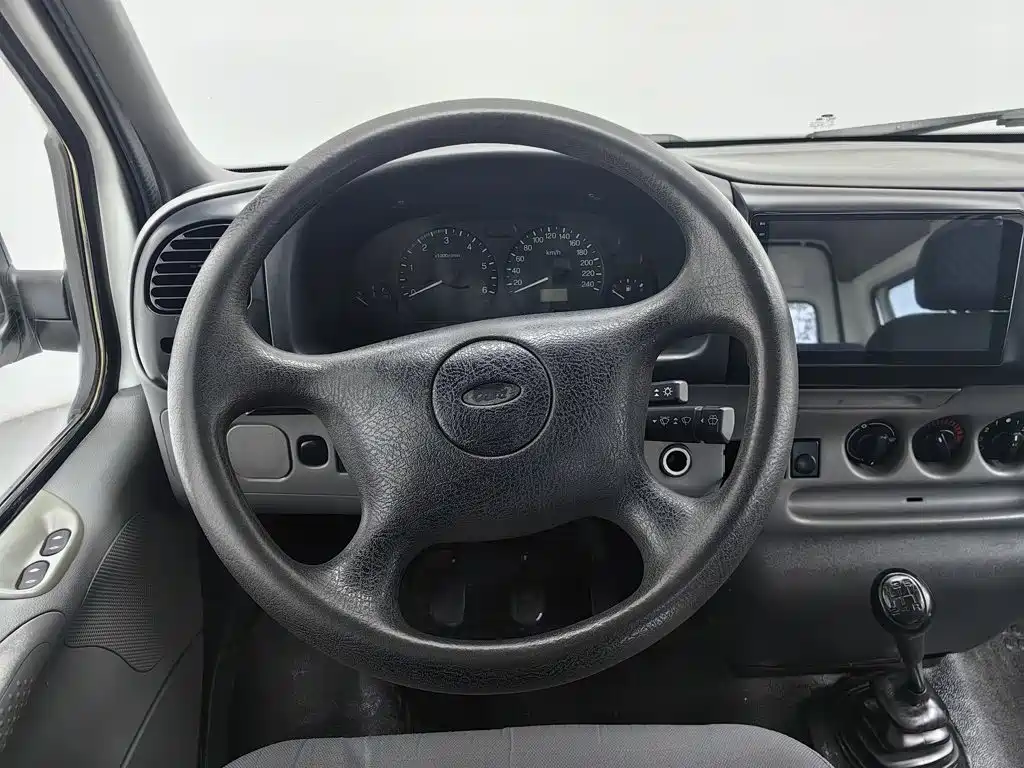Ford Transit Classic — миниатюра 11
